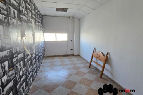 genial-local-comercial-en-alquiler-en-poligono-juncaril-con-dos-plantas-de-62m2-ref-557gh324-3