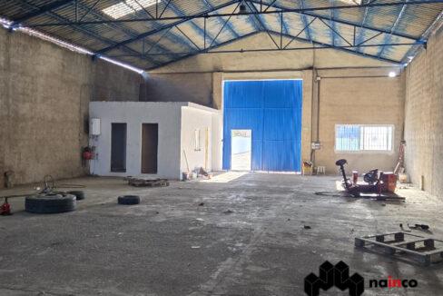 nave-industrial-en-alquiler-y-venta-en-fuente-vaqueros-con-400m2-de-nave-industrial-y-300m2-de-campa-ref-005pr330-1