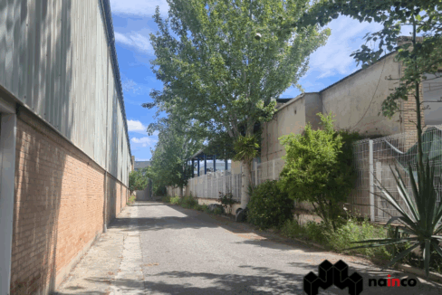 nave-industrial-en-alquiler-con-1830m2-diafana-en-calle-almunecar-del-poligono-juncaril-ref-954hj546