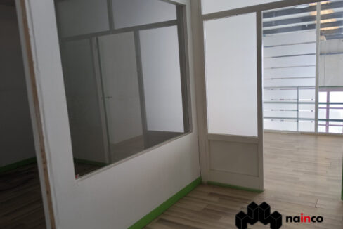 preciosa-nave-industrial-en-venta-en-el-poligono-el-fresno-con-350-m2-cuadrados-de-planta-mas-planta-alta-ref-110tt110-5