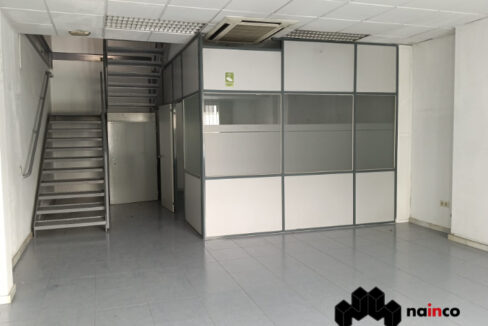 se-alquila-estupendo-local-comercial-con-148m2-disponible-en-calle-baza-del-poligono-juncaril-ref-660yu500-3