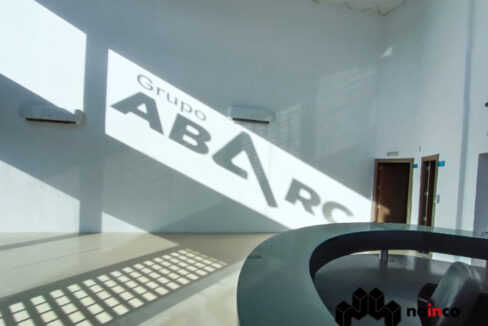 atencion-inversores-impresionante-nave-industrial-y-comercial-en-el-poligono-de-ogijares-cuenta-con-unos-270m2-de-planta-ref-235kp099-6