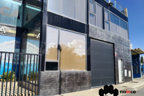 preciosa-nave-comercial-en-alhendin-con-160m2-totalmente-instalada-con-zona-de-exposicion-almacen-oficina-y-garaje-ref-234kp098-2